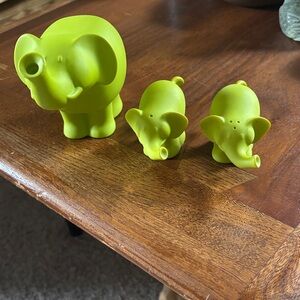Silicone Green Elephant Creamer and S/P shakers